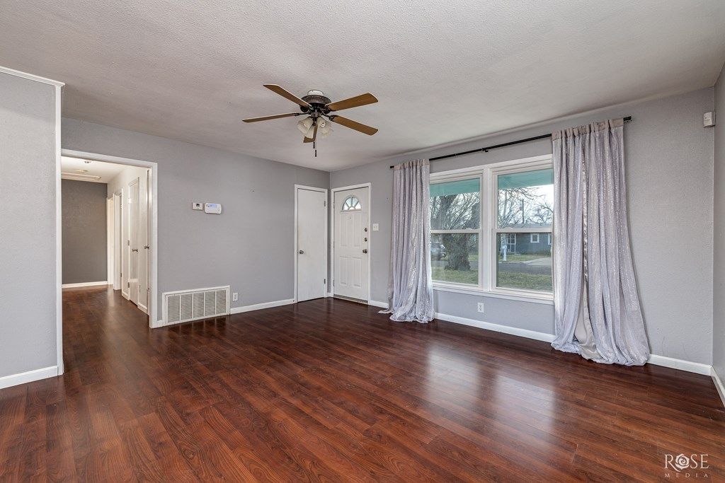 Image 9 of property listing at 2480 Baylor Ave, San Angelo, TX 76904