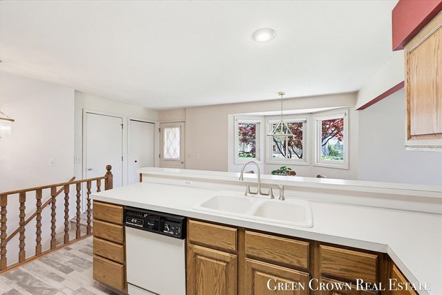 580 Gardenview Drive, Byron Center, MI 49315