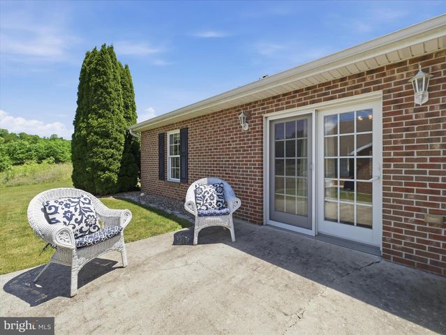 456 MOSS SPRING AVENUE, Greencastle, PA 17225