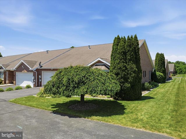 456 MOSS SPRING AVENUE, Greencastle, PA 17225