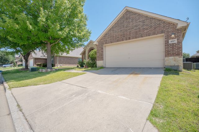 4507 Fox River Trail, Arlington, TX 76017