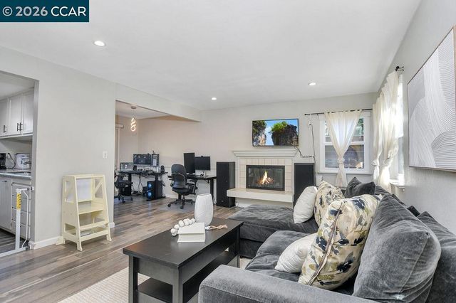 896 Camelback Place, Pleasant Hill, CA 94523