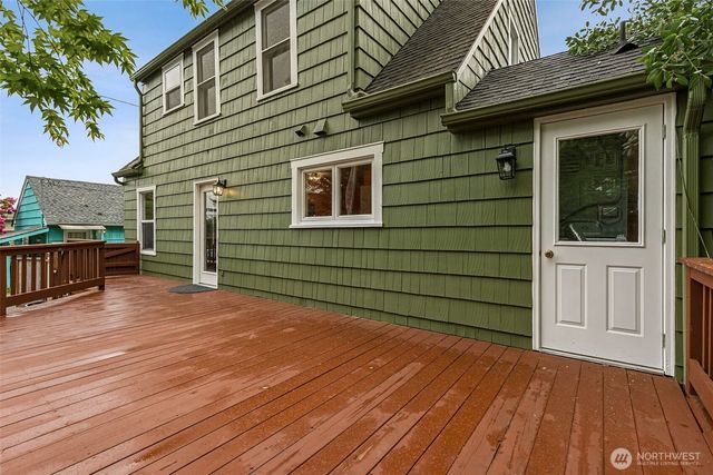 1022 Brawne Avenue NW, Olympia, WA 98502