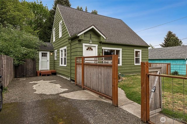 1022 Brawne Avenue NW, Olympia, WA 98502