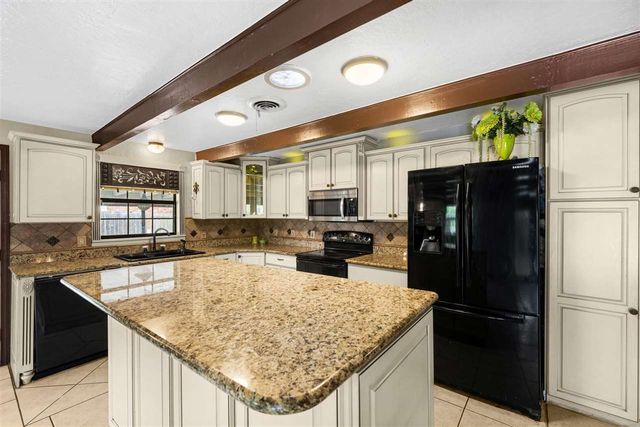 1121 NW Birch Ave, Lawton, OK 73507