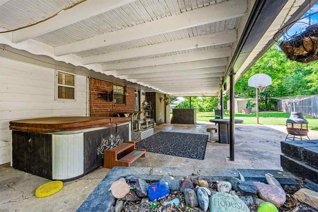 1121 NW Birch Ave, Lawton, OK 73507