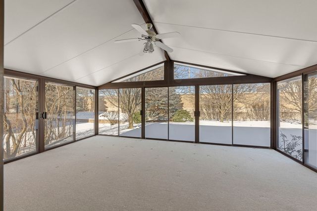 19W140 Avenue Chateaux, Oak Brook, IL 60523