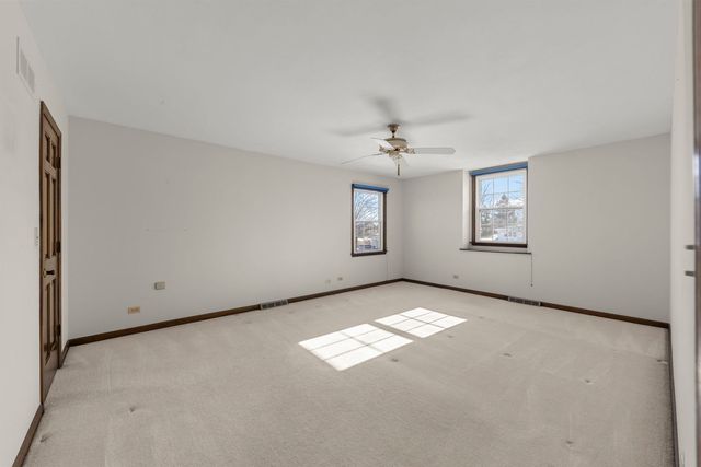 19W140 Avenue Chateaux, Oak Brook, IL 60523