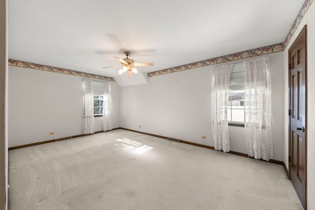 19W140 Avenue Chateaux, Oak Brook, IL 60523