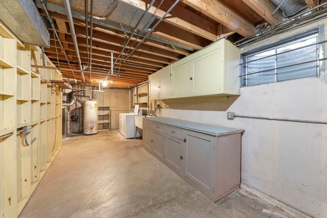 19W140 Avenue Chateaux, Oak Brook, IL 60523