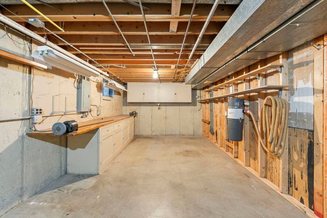 19W140 Avenue Chateaux, Oak Brook, IL 60523