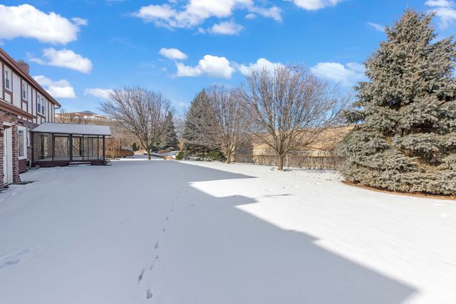 19W140 Avenue Chateaux, Oak Brook, IL 60523