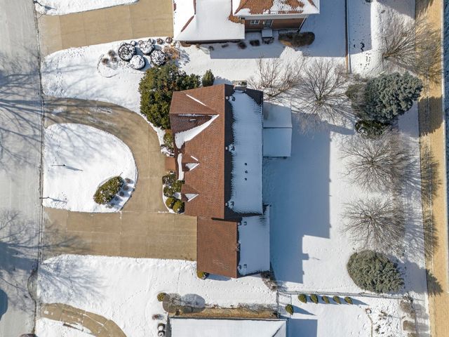 19W140 Avenue Chateaux, Oak Brook, IL 60523