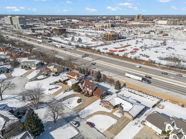 19W140 Avenue Chateaux, Oak Brook, IL 60523