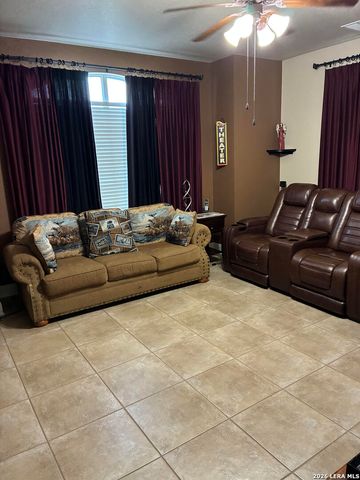 849 Santa Cruz, New Braunfels, TX 78132