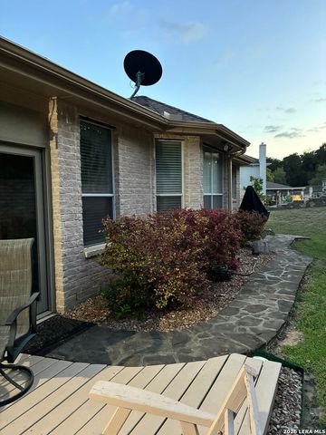 849 Santa Cruz, New Braunfels, TX 78132