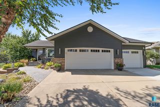 4609 S Samantha Dr Drive, Sioux Falls, SD 57106