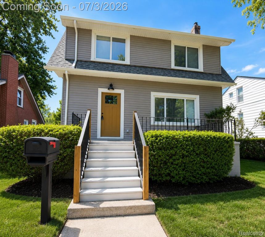 214 E Hazelhurst Street, Ferndale, MI 48220