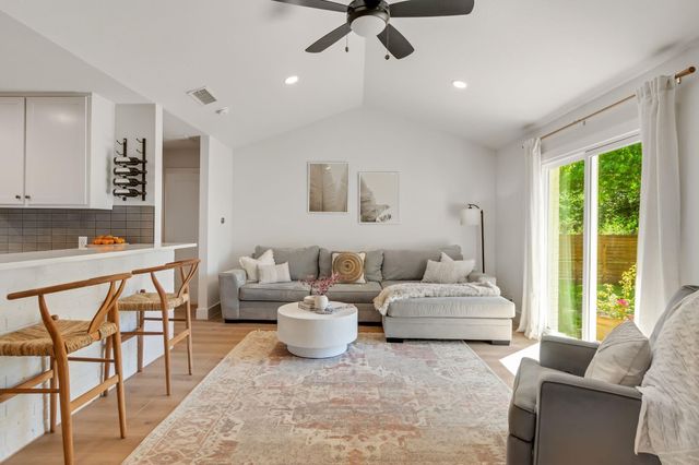 213 Clear Springs RD, Georgetown, TX 78628