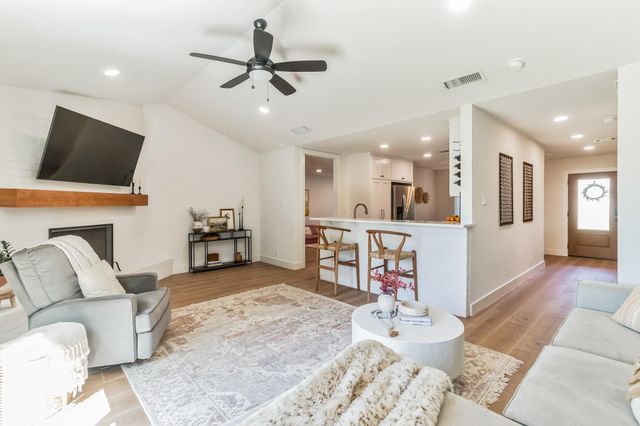 213 Clear Springs RD, Georgetown, TX 78628