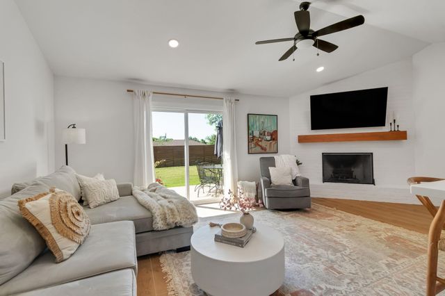 213 Clear Springs RD, Georgetown, TX 78628