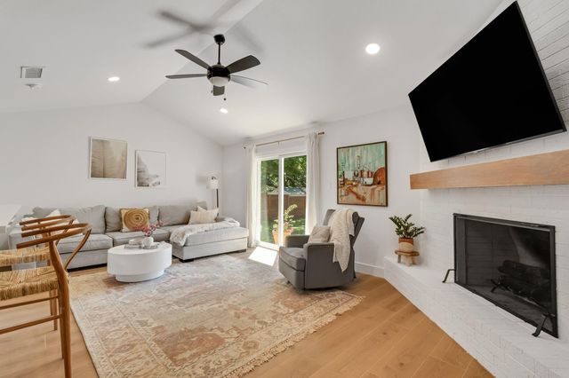 213 Clear Springs RD, Georgetown, TX 78628