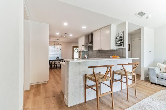 213 Clear Springs RD, Georgetown, TX 78628