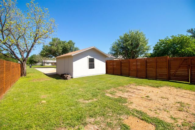 213 Clear Springs RD, Georgetown, TX 78628