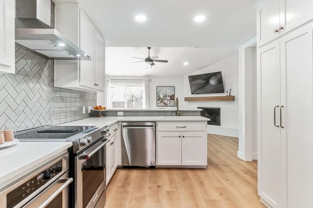 213 Clear Springs RD, Georgetown, TX 78628