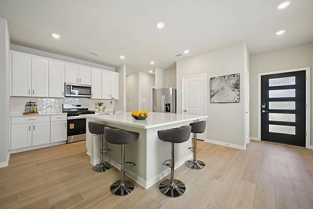 524 Clover Creek Drive, Mckinney, TX 75071