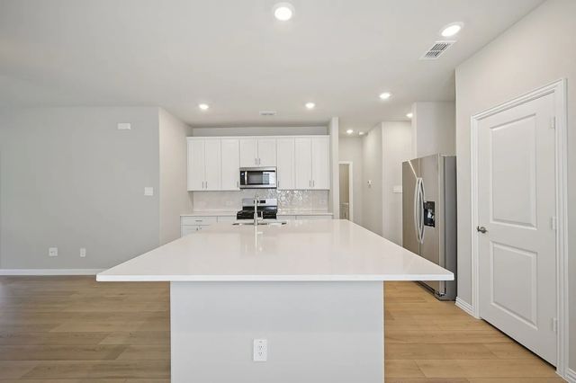 524 Clover Creek Drive, Mckinney, TX 75071