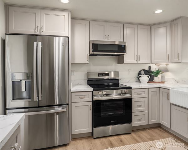 12517 22nd Avenue NE, Seattle, WA 98125