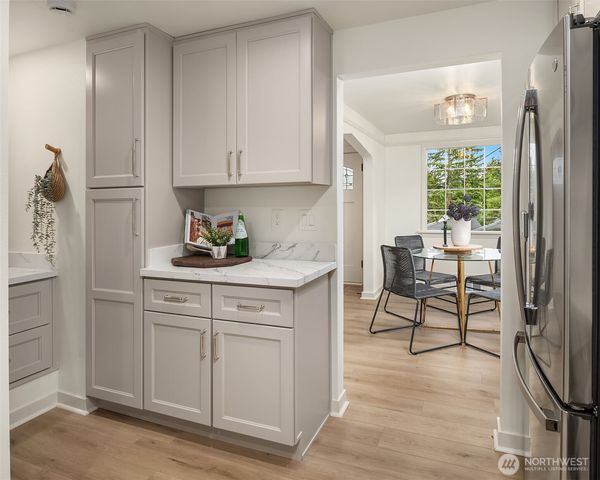 12517 22nd Avenue NE, Seattle, WA 98125