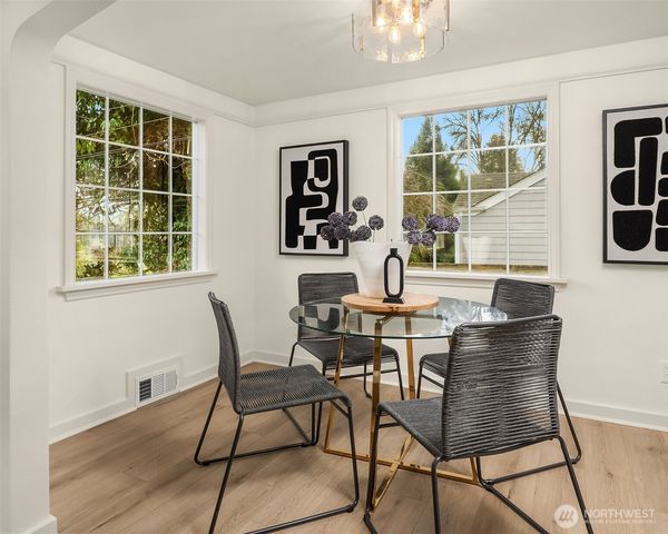 12517 22nd Avenue NE, Seattle, WA 98125