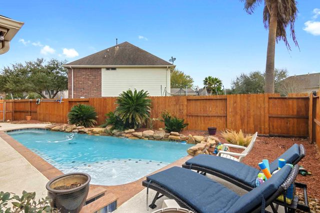 4311 Green Tree Court, Pasadena, TX 77505