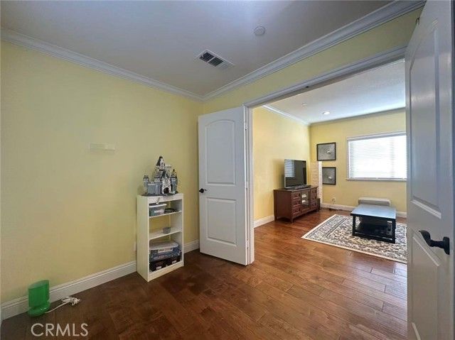 58 S Altadena Dr, Pasadena, CA 91107