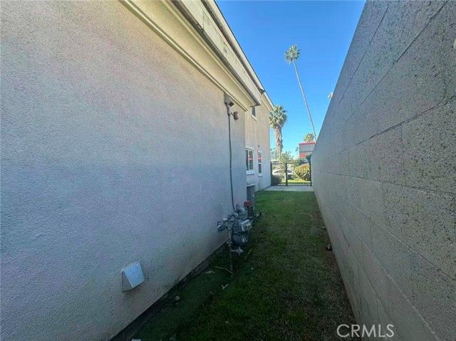 58 S Altadena Dr, Pasadena, CA 91107