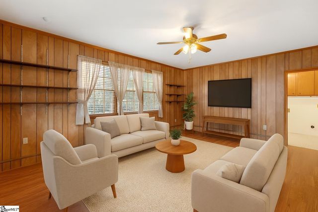 2 Woodfern Circle, Greenville, SC 29615