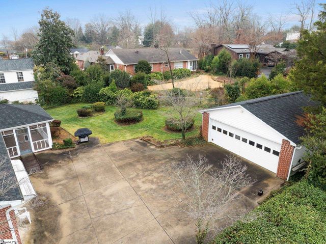 2 Woodfern Circle, Greenville, SC 29615