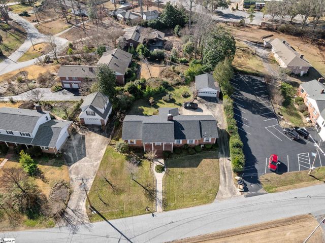 2 Woodfern Circle, Greenville, SC 29615