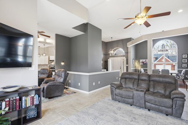104 KNOLLWOOD CT, Columbia, MO 65203