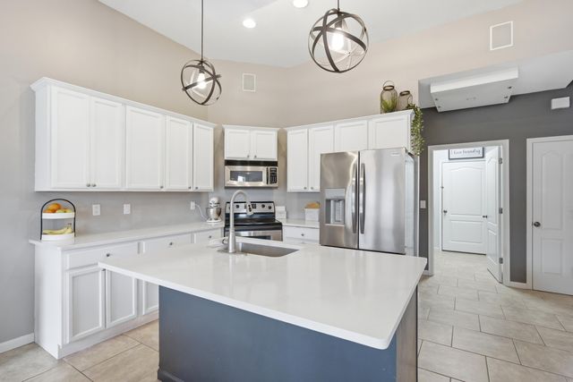 104 KNOLLWOOD CT, Columbia, MO 65203