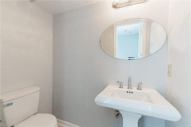 1600 E Ocean View Ave Apt H, Norfolk, VA 23503