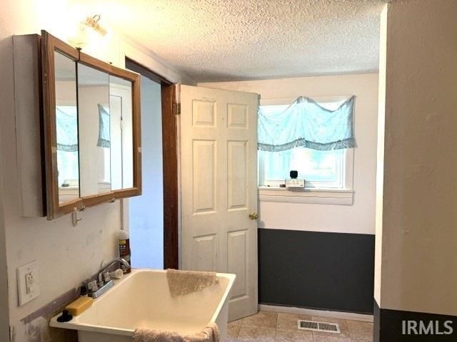 708 N main Street, Linden, IN 47955