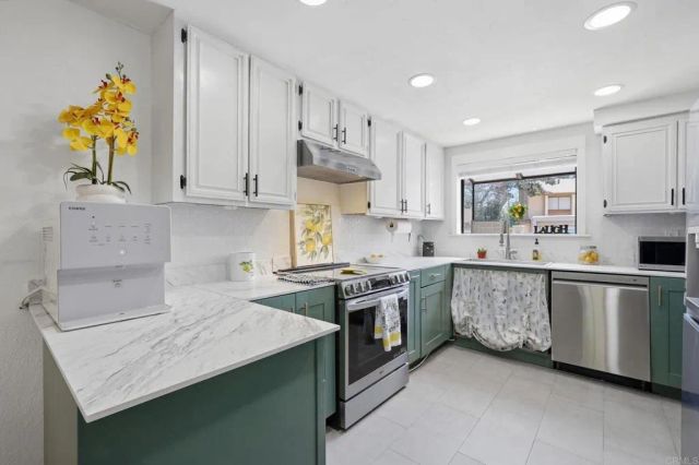 3012 Plaza Leonardo, Bonita, CA 91902
