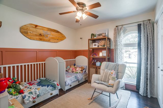 712 Poe Street, Azle, TX 76020