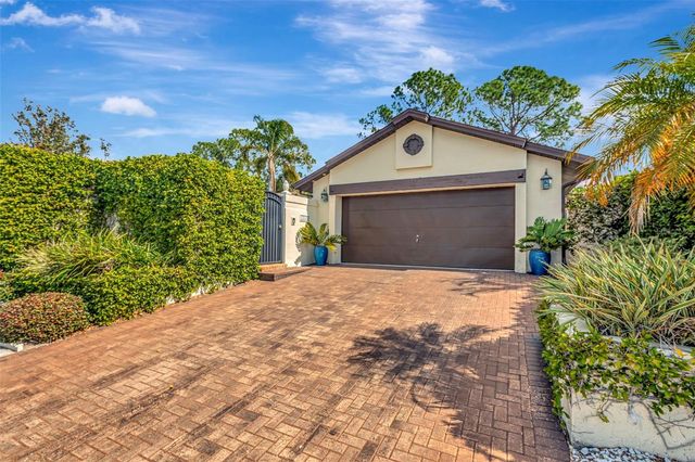 13528 AVISTA DRIVE, Tampa, FL 33624