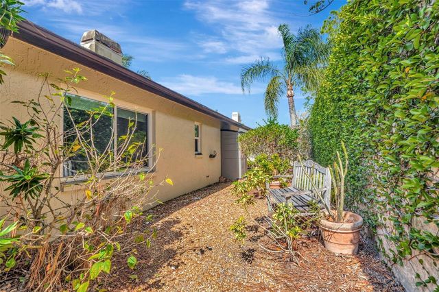 13528 AVISTA DRIVE, Tampa, FL 33624