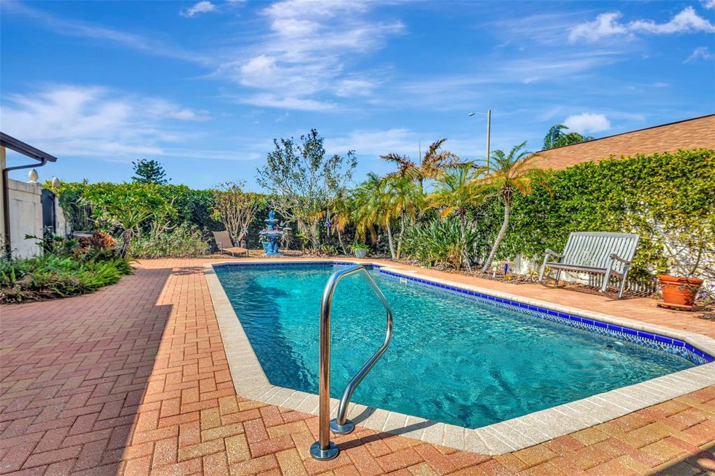 Image 11 of property listing at 13528 AVISTA DRIVE, Tampa, FL 33624