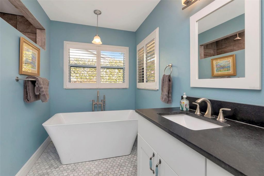 Image 41 of property listing at 13528 AVISTA DRIVE, Tampa, FL 33624